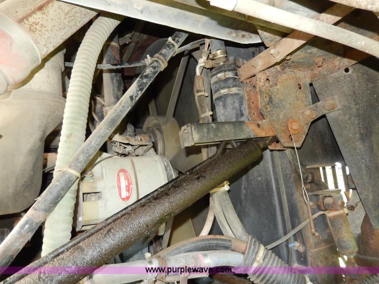 image for item D8157 1992 White Gmc semi truck