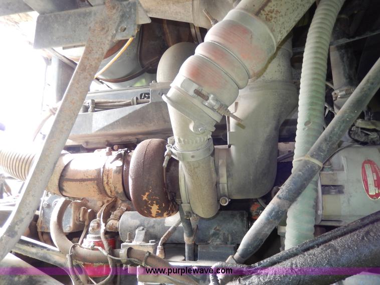 image for item D8157 1992 White Gmc semi truck