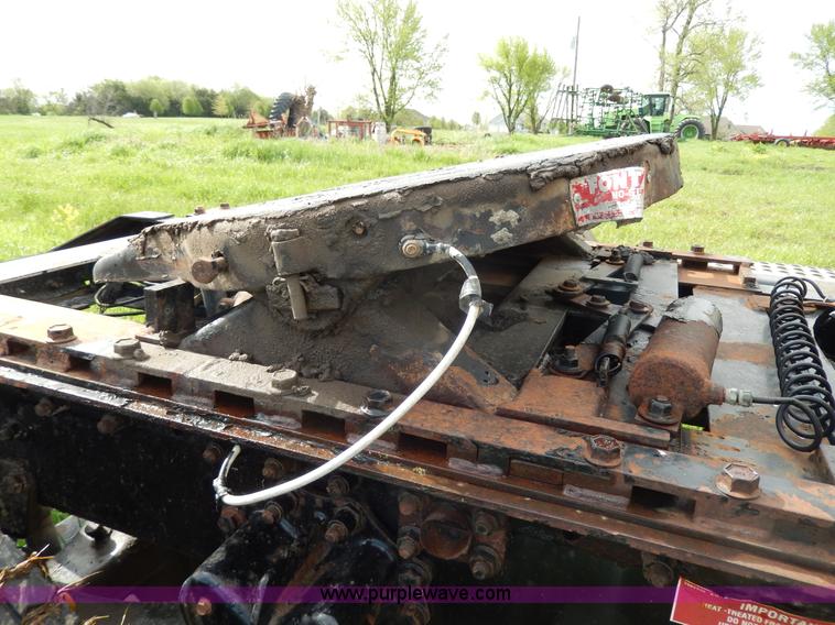 image for item D8157 1992 White Gmc semi truck