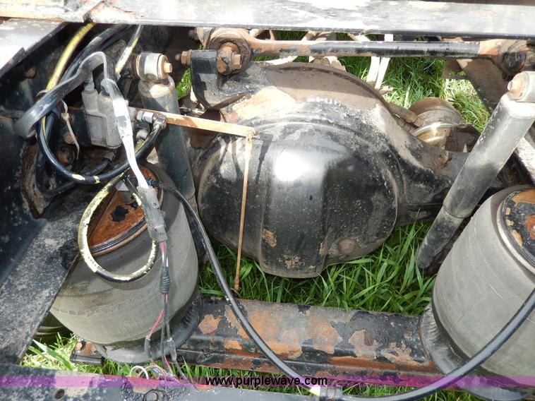 image for item D8157 1992 White Gmc semi truck