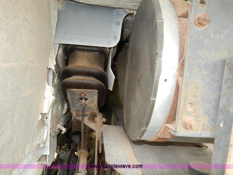 image for item D8157 1992 White Gmc semi truck