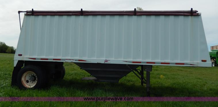 image for item D8158 1996 Jet grain trailer
