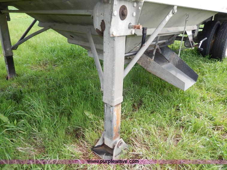image for item D8158 1996 Jet grain trailer