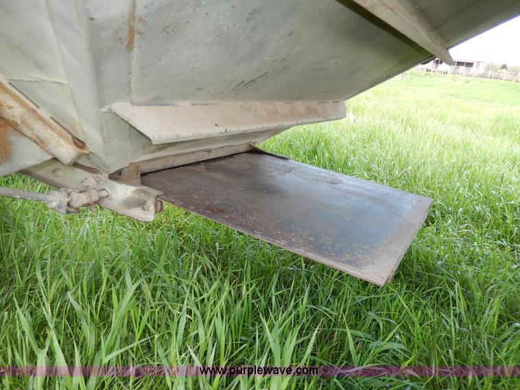 image for item D8158 1996 Jet grain trailer