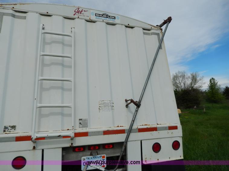 image for item D8158 1996 Jet grain trailer