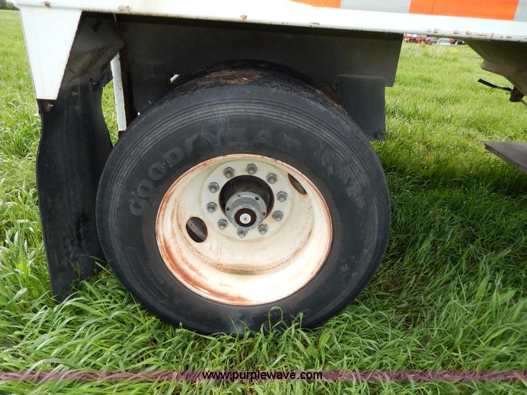 image for item D8158 1996 Jet grain trailer