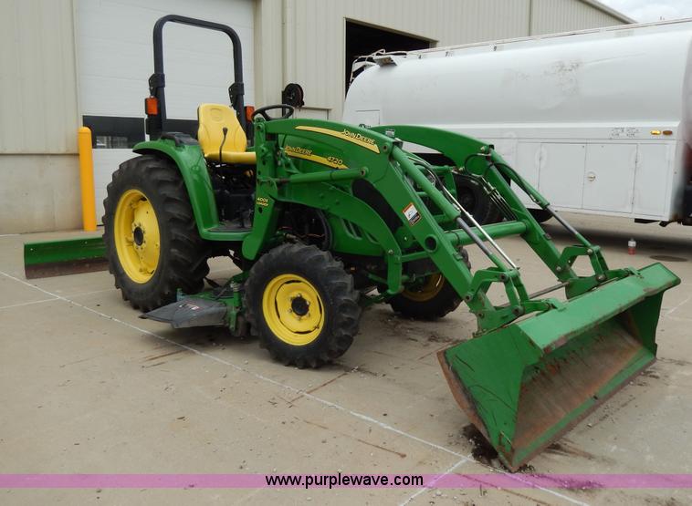 image for item D8164 John Deere 4720 tractor