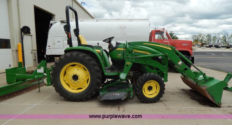 image for item D8164 John Deere 4720 tractor