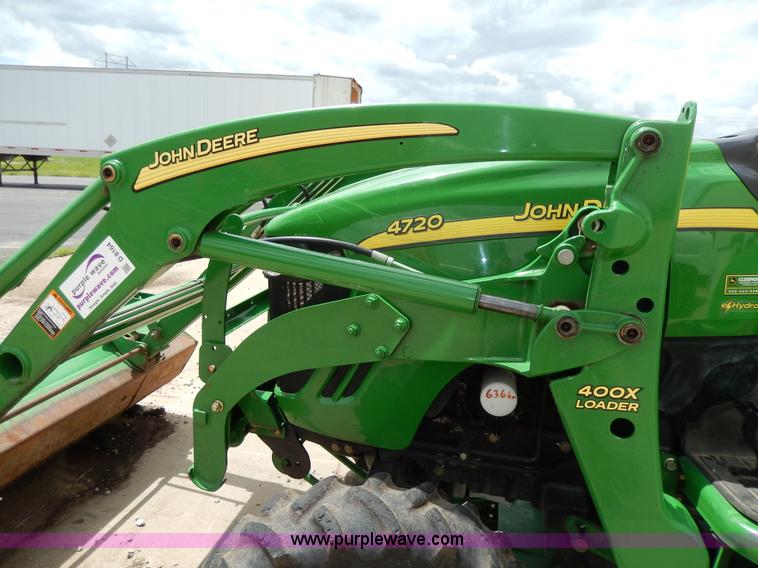 image for item D8164 John Deere 4720 tractor