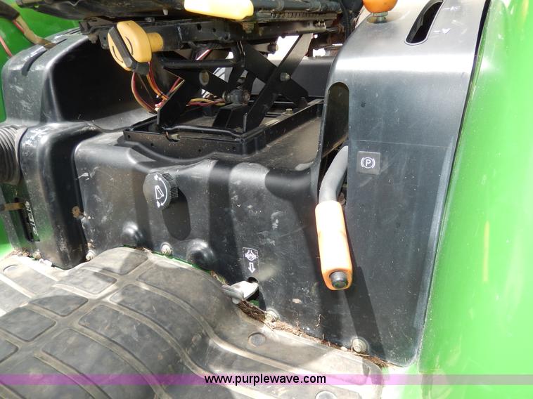 image for item D8164 John Deere 4720 tractor