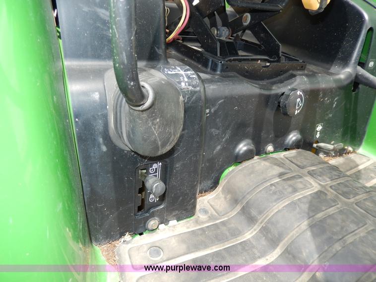 image for item D8164 John Deere 4720 tractor