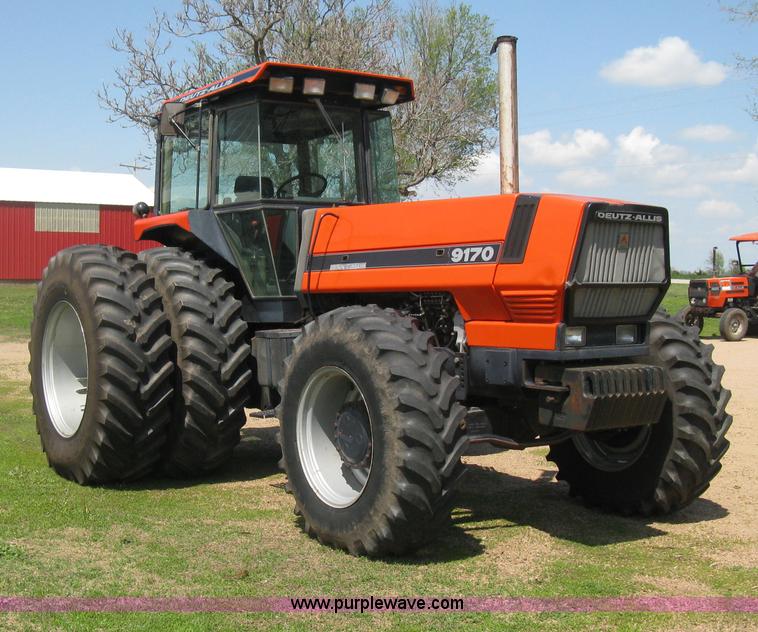 image for item D8302 1989 Deutz Allis 9170 MFWD tractor