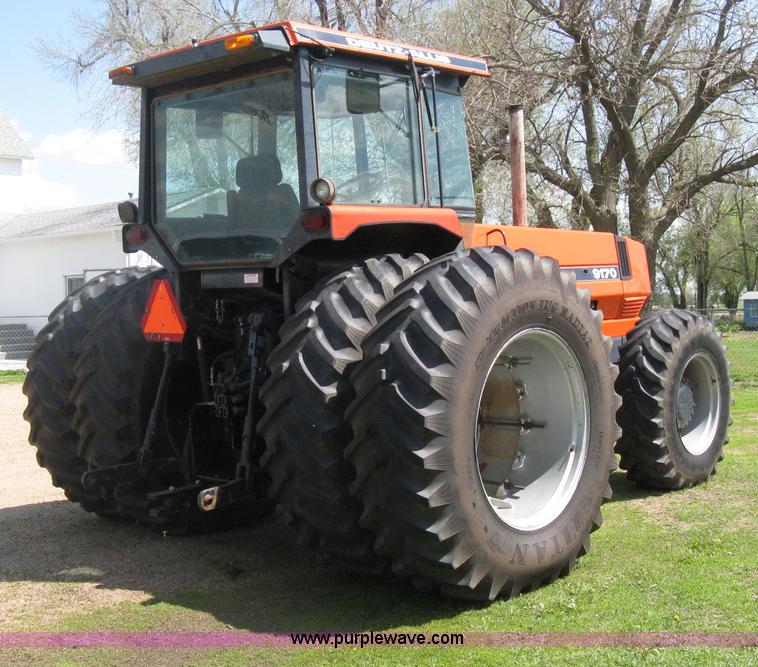 image for item D8302 1989 Deutz Allis 9170 MFWD tractor
