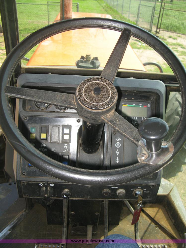 image for item D8302 1989 Deutz Allis 9170 MFWD tractor