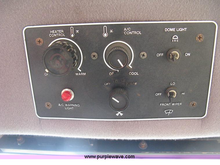 image for item D8302 1989 Deutz Allis 9170 MFWD tractor