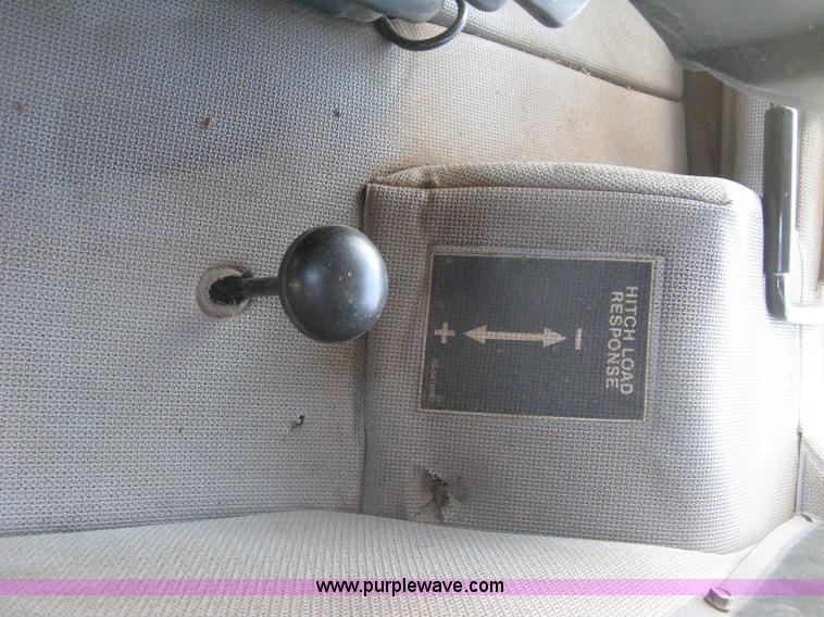 image for item D8302 1989 Deutz Allis 9170 MFWD tractor