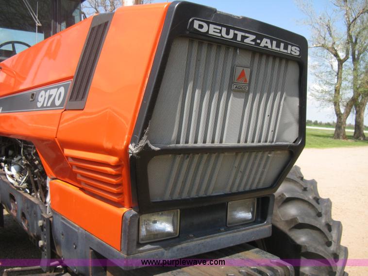 image for item D8302 1989 Deutz Allis 9170 MFWD tractor