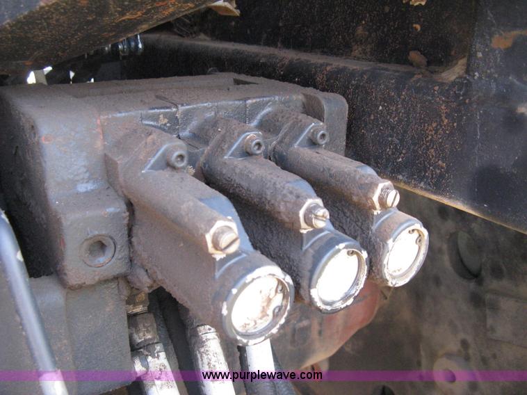 image for item D8302 1989 Deutz Allis 9170 MFWD tractor