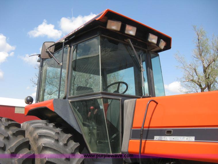 image for item D8302 1989 Deutz Allis 9170 MFWD tractor