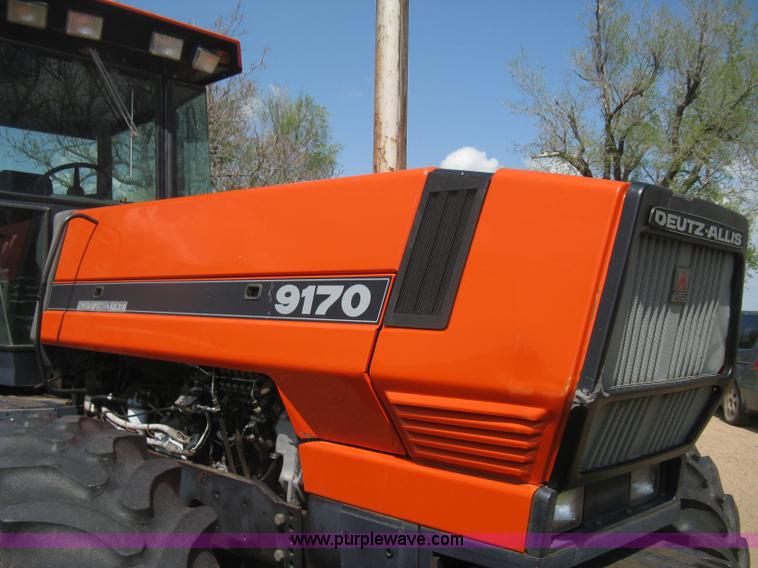 image for item D8302 1989 Deutz Allis 9170 MFWD tractor