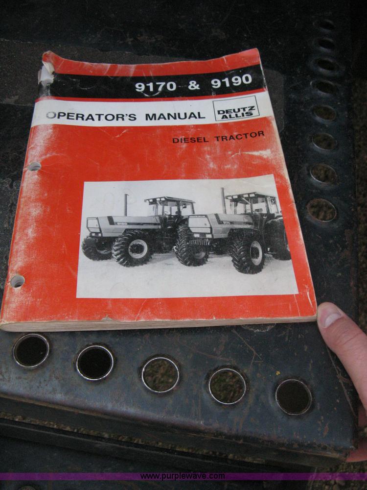 image for item D8302 1989 Deutz Allis 9170 MFWD tractor