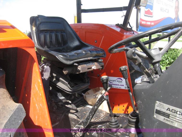 image for item D8303 1993 AGCO Allis 4660 tractor