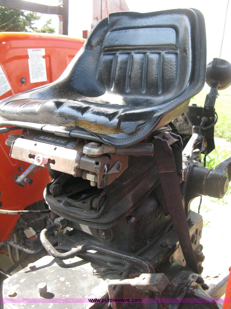 image for item D8303 1993 AGCO Allis 4660 tractor