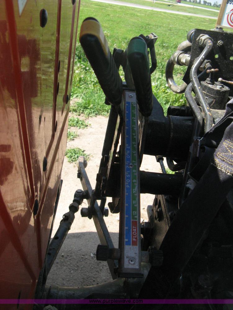 image for item D8303 1993 AGCO Allis 4660 tractor