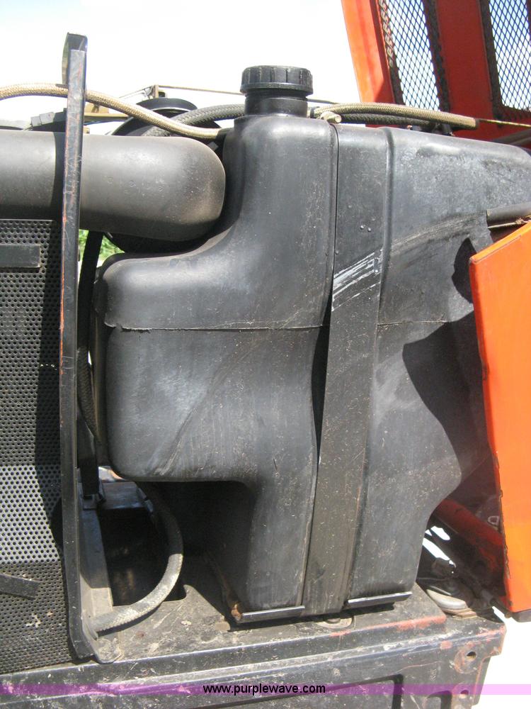 image for item D8303 1993 AGCO Allis 4660 tractor