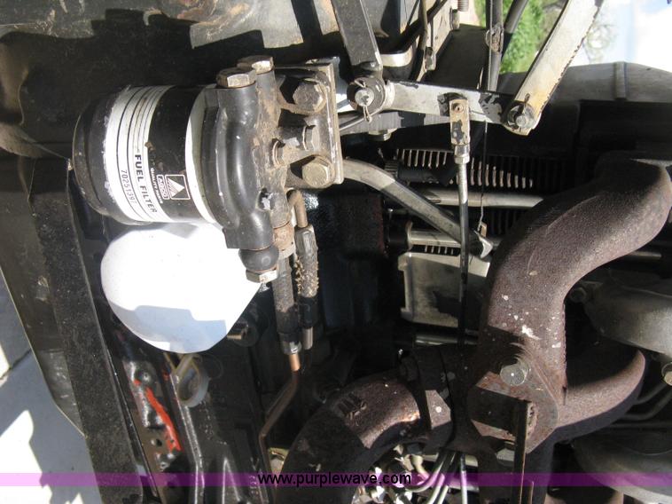 image for item D8303 1993 AGCO Allis 4660 tractor