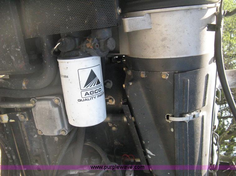 image for item D8303 1993 AGCO Allis 4660 tractor