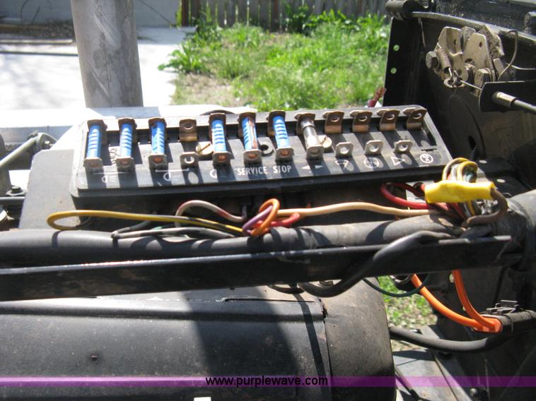 image for item D8303 1993 AGCO Allis 4660 tractor