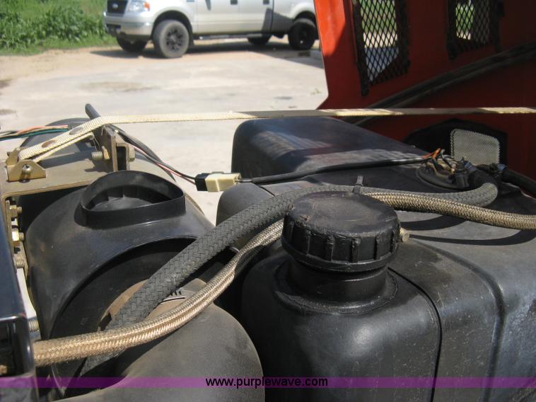 image for item D8303 1993 AGCO Allis 4660 tractor