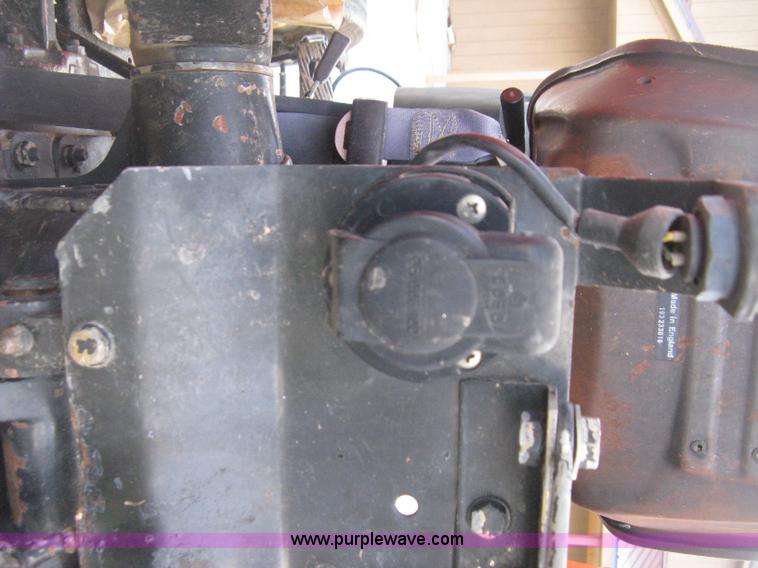 image for item D8303 1993 AGCO Allis 4660 tractor