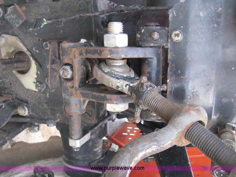 image for item D8303 1993 AGCO Allis 4660 tractor