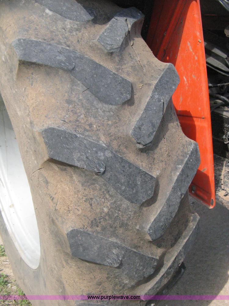 image for item D8303 1993 AGCO Allis 4660 tractor