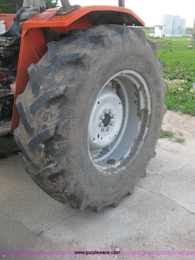 image for item D8303 1993 AGCO Allis 4660 tractor