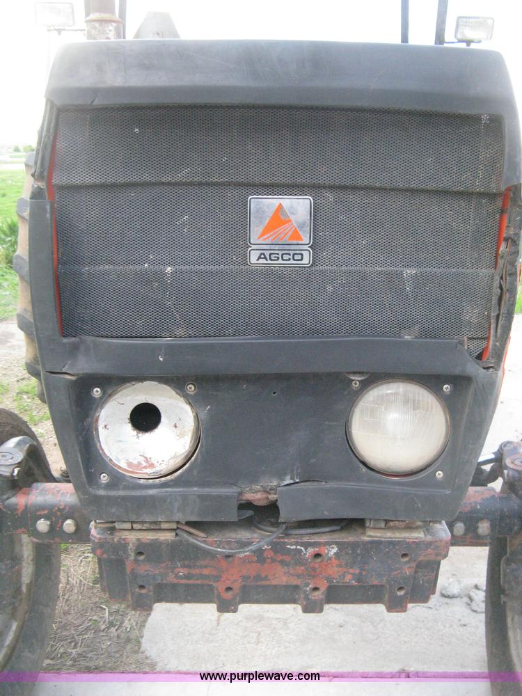 image for item D8303 1993 AGCO Allis 4660 tractor