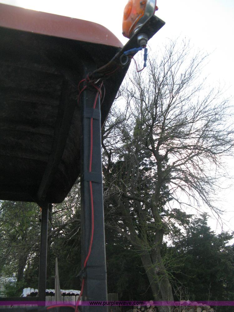 image for item D8303 1993 AGCO Allis 4660 tractor