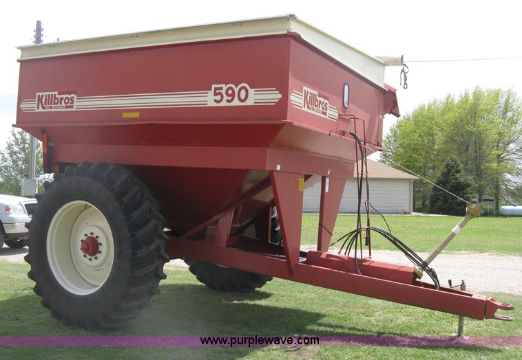 image for item D8311 2002 Killbros 590 grain cart