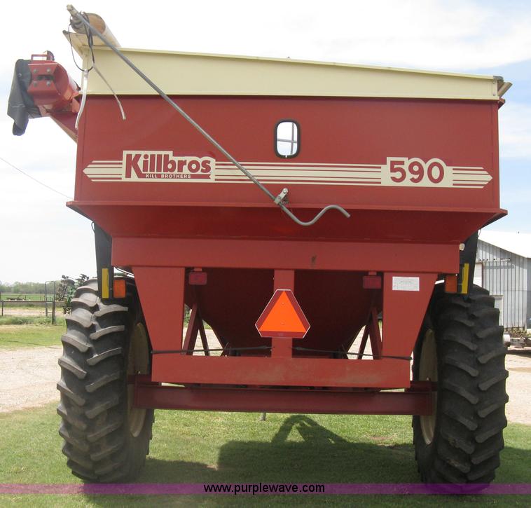 image for item D8311 2002 Killbros 590 grain cart