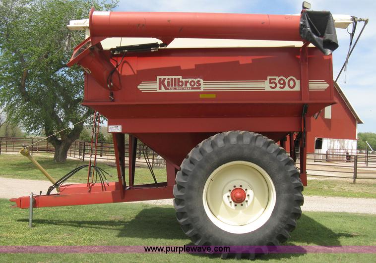 image for item D8311 2002 Killbros 590 grain cart