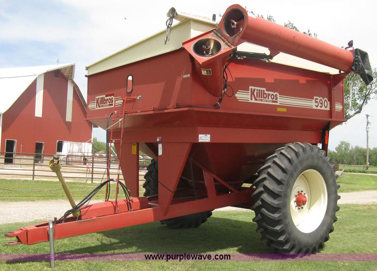 image for item D8311 2002 Killbros 590 grain cart