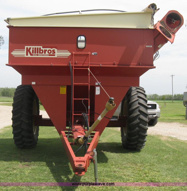 image for item D8311 2002 Killbros 590 grain cart