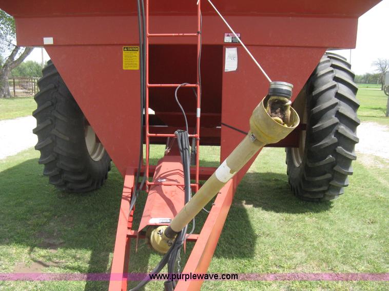 image for item D8311 2002 Killbros 590 grain cart