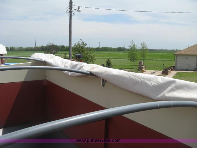 image for item D8311 2002 Killbros 590 grain cart