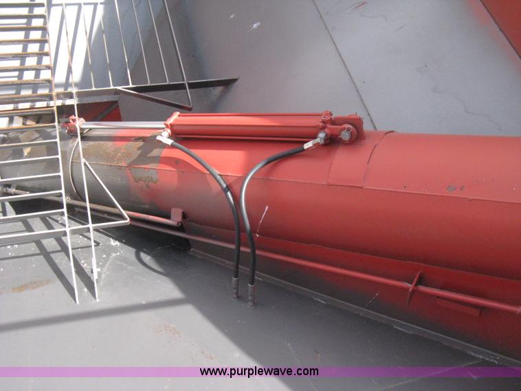 image for item D8311 2002 Killbros 590 grain cart