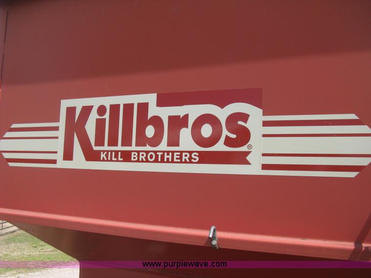 image for item D8311 2002 Killbros 590 grain cart