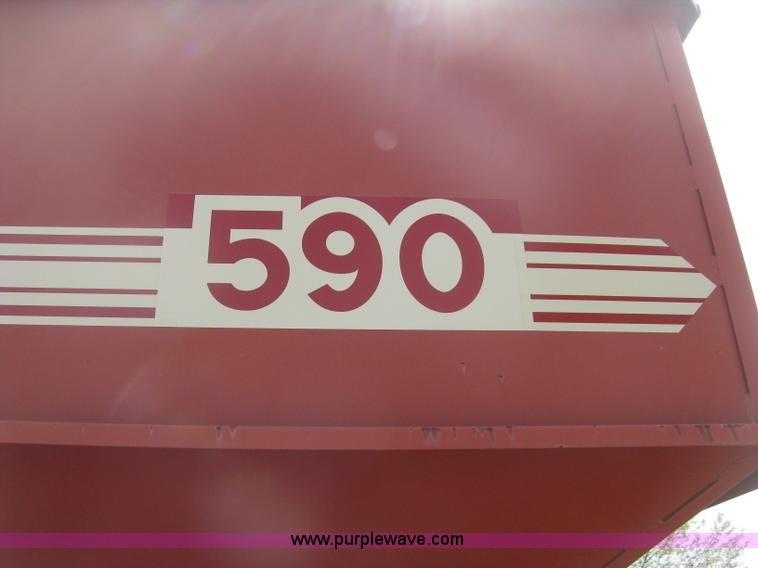 image for item D8311 2002 Killbros 590 grain cart