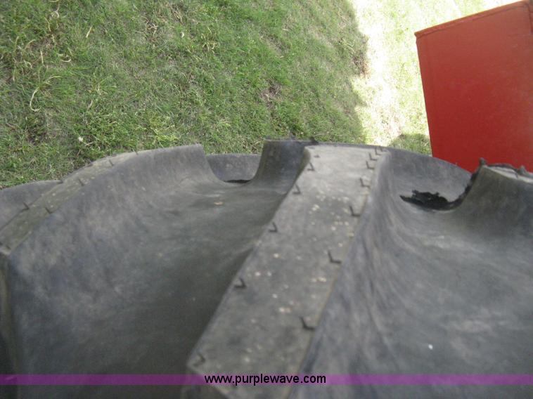 image for item D8311 2002 Killbros 590 grain cart